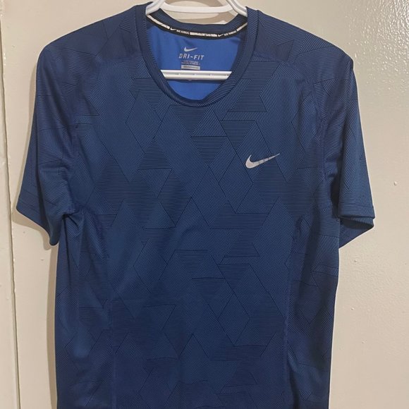 Nike Dri-fit t-shirt - Picture 1 of 3